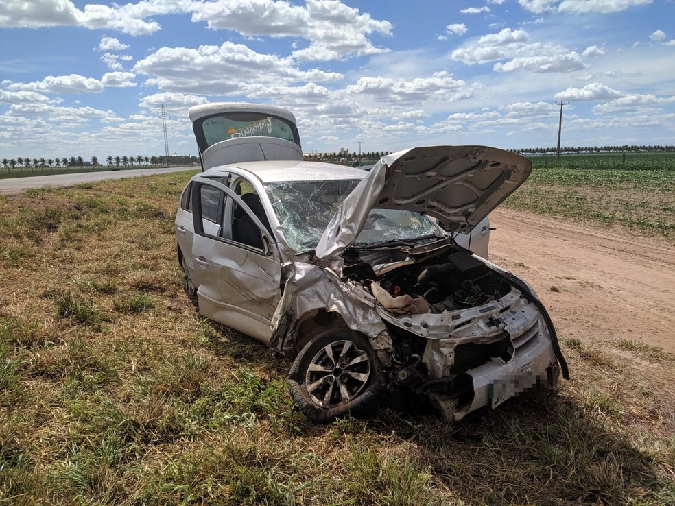 Acidente ocorreu no Km-900, altura da BR-242, por volta das 13h. informações são da Polícia Rodoviária Federal (PRF). — Foto: Blog do Braga