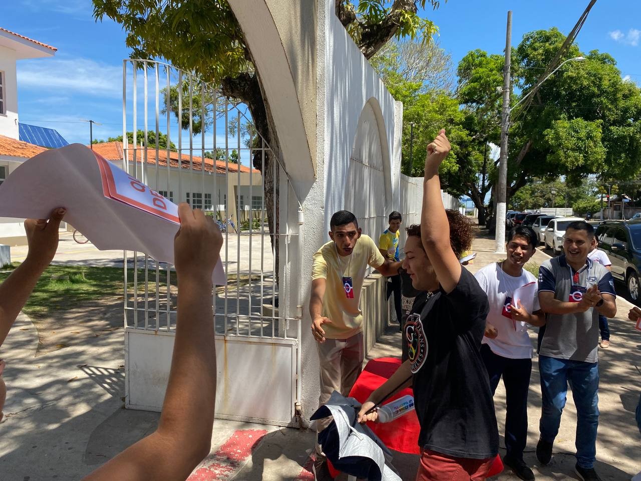 FOTOS: estudantes encaram o 2º dia do Enem 2022 em Macapá