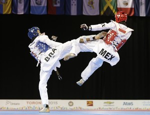 Venilton Torres, taekwondo, Carlos Navarro, México, Brasil, Pan de Toronto (Foto: Felipe Dana/ AP)