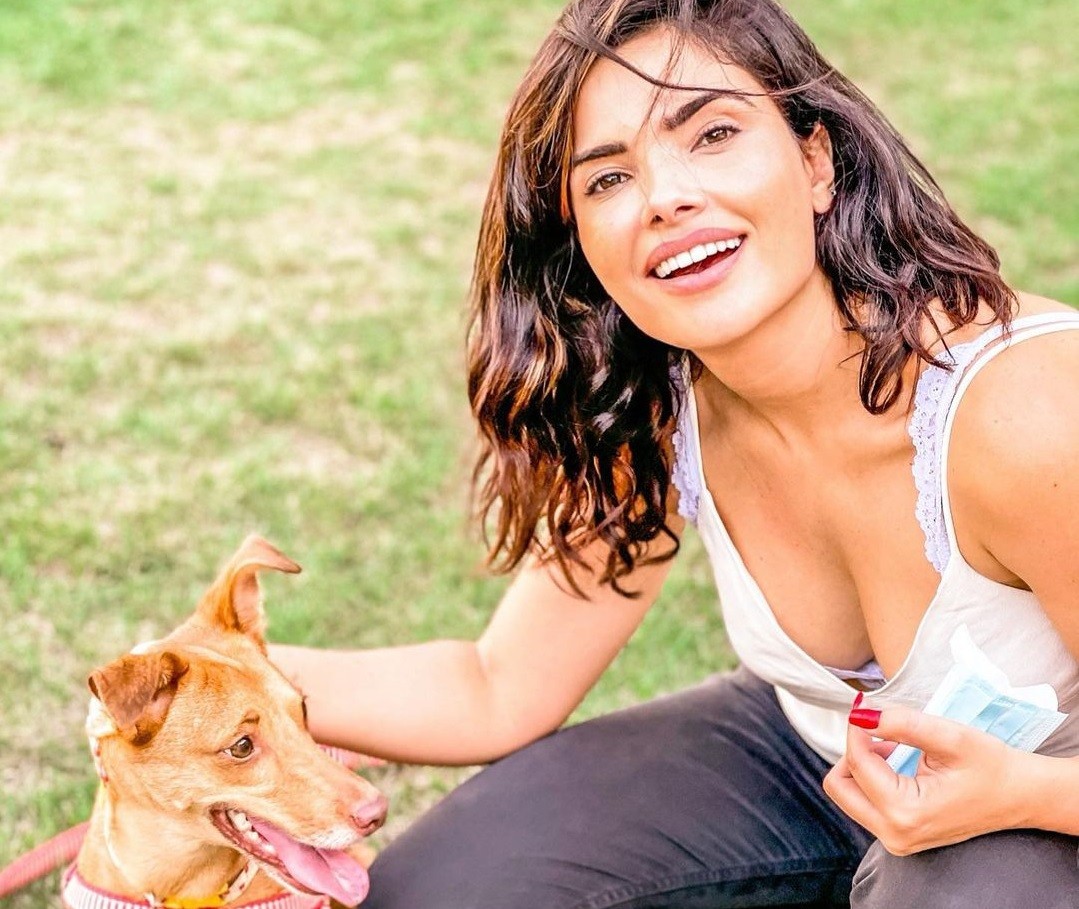 Vanessa Giácomo adota cadelinha vítima de maus tratos (Foto: Reprodução/Instagram)