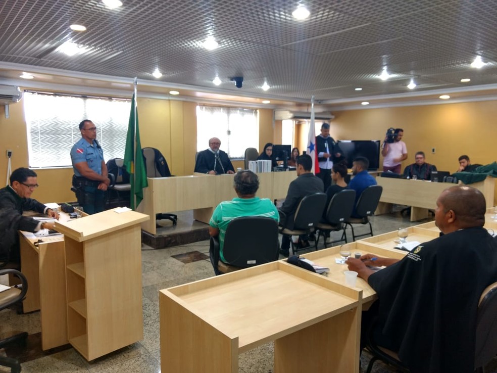 Trio integrante de torcida organizada vai a jÃºri  quatro anos apÃ³s o crime.  â€” Foto: Ronan Frias/ Tv Liberal