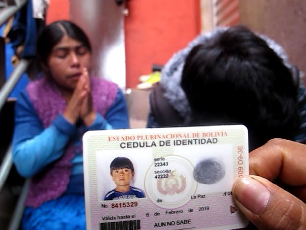 Pais de boliviano morto  (Foto: Kleber Tomaz / G1)