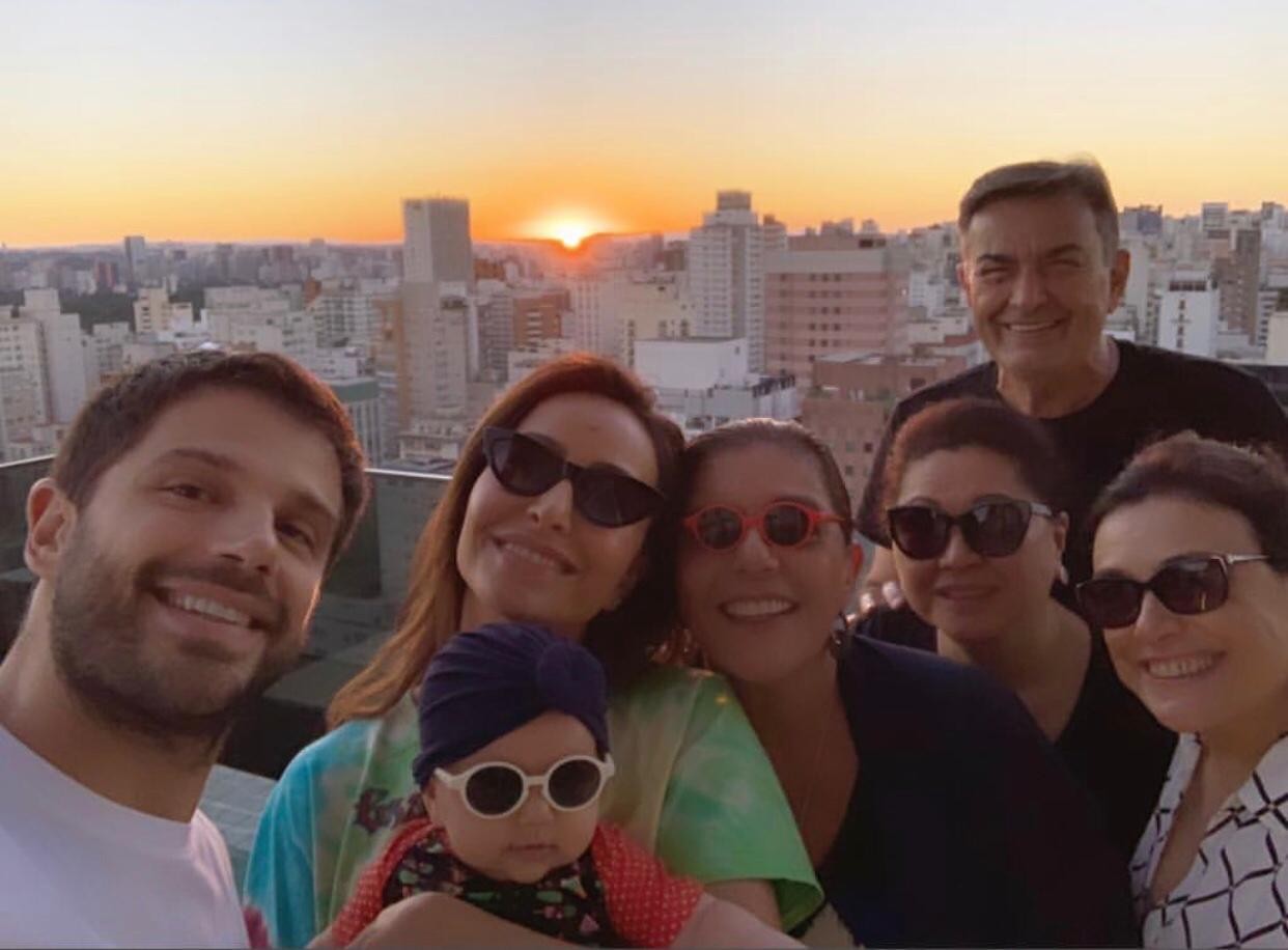 Sabrina Sato com a família (Foto: Reprodução/Instagram)