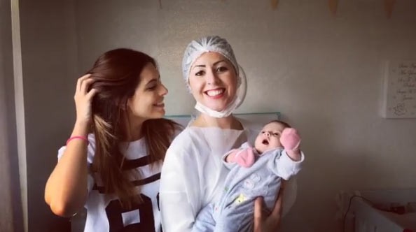 Rubia Baricelli furou a orelha da filha (Foto: Reprodução/ Instagram)