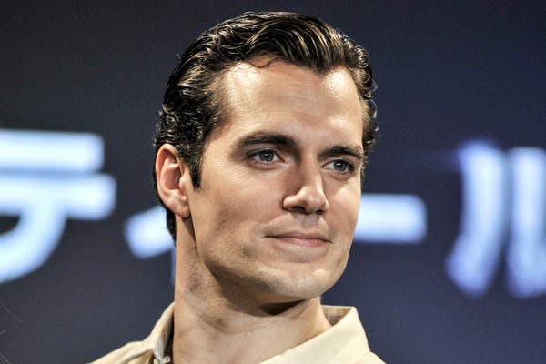 Astro de 'O Homem de Aço', Henry Cavill está namorando Kaley Cuoco, de 'The  Big Bang Theory