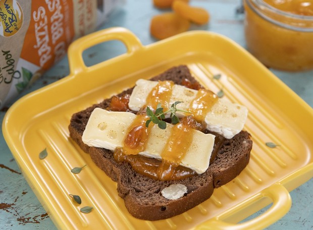 Para o lanche: aprenda a fazer uma pasta de gorgonzola com damasco