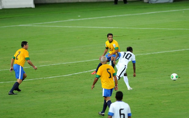 Em jogo festivo, Jorginho escala Ibson, que mantém silêncio sobre Fla