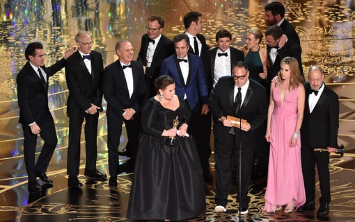 Elenco e equipe de 'Spotlight' agradece o Oscar de Melhor Filme