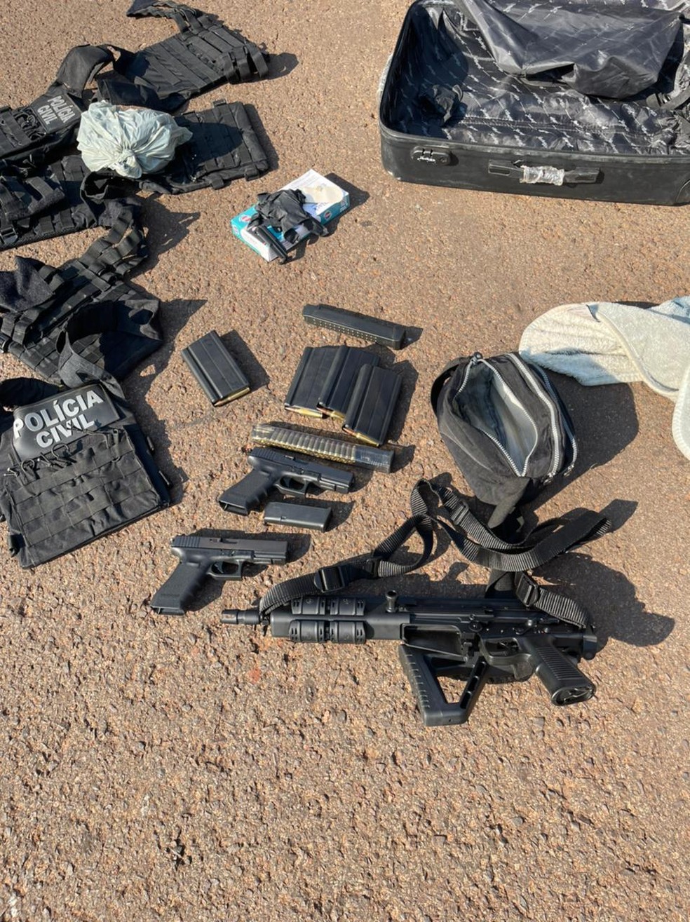 Arsenal encontrado na manhã dessa terça-feira (4), pela PF. — Foto: Polícia Federal