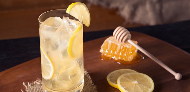 Receita de drink com whisky: Honey and Lemonade (Foto: Divulgação)