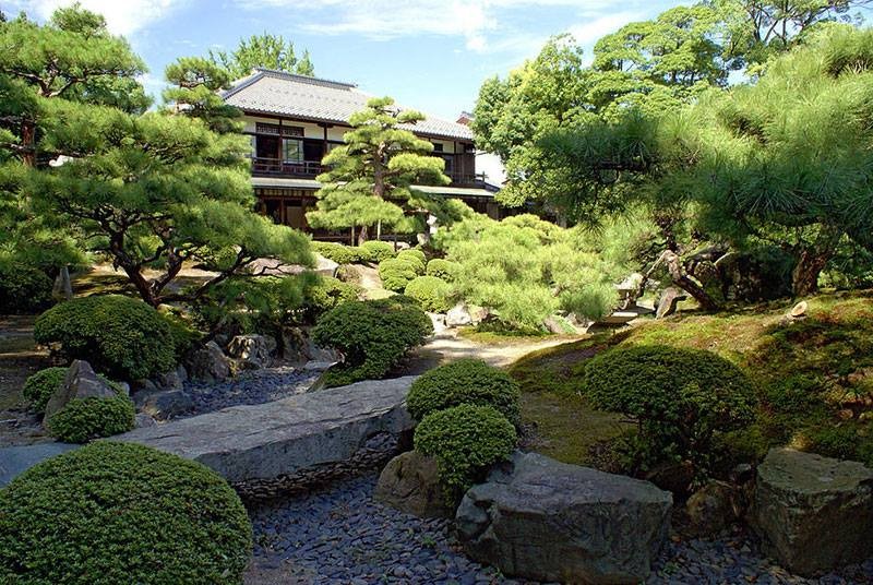 Jardim do Nishiyama Onsen Keiunkan (Foto: Reprodução/Facebook)