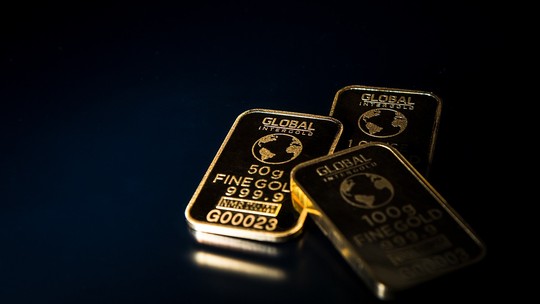 Ouro fecha em queda à espera da decisão do Federal Reserve