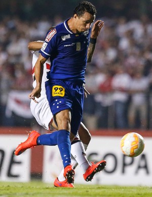 Saída precoce de Damião diante do São Paulo foi causada por cãimbras