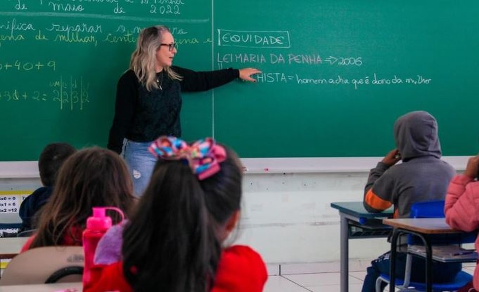 Durante oficinas nas escolas municipais, crianças aprendem sobre cultura machista e equidade — Foto: Divulgação/Florescer