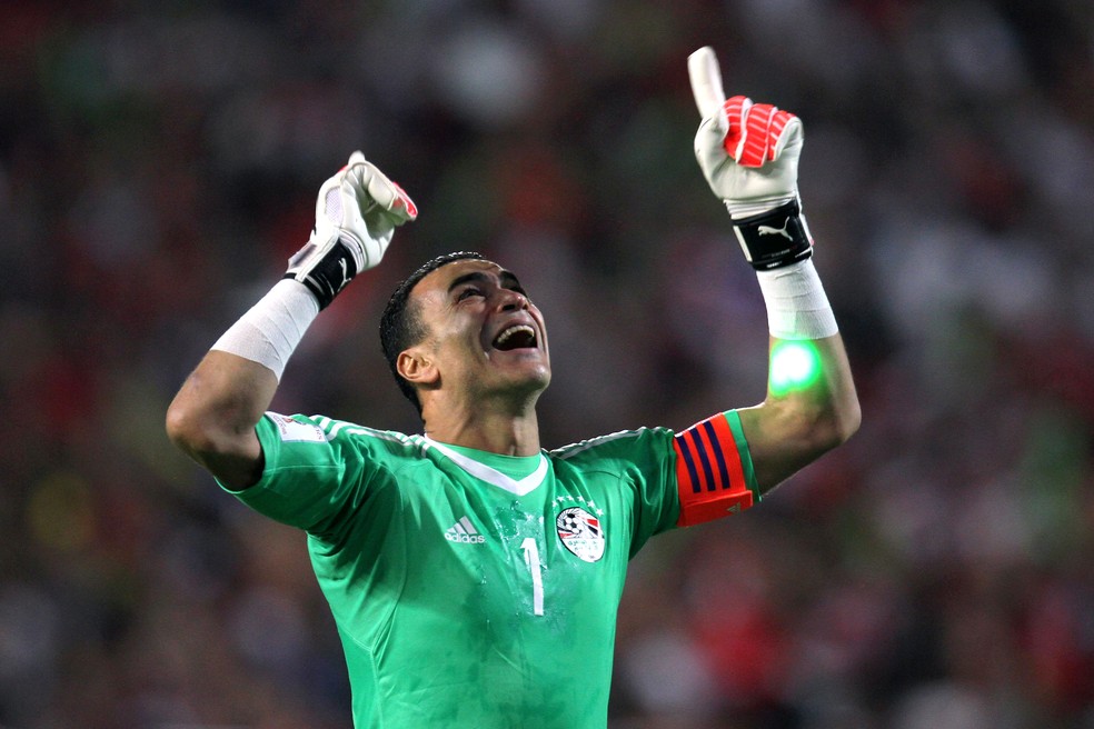 O goleiro El Hadary, de 44 anos, terá a oportunidade de disputar a sua primeira Copa (Foto: AFP)