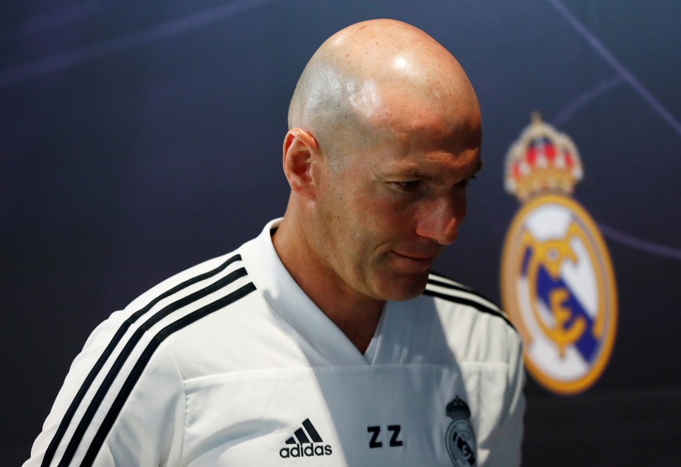 Zizou fará reestreia no Real Madrid neste sábado  — Foto: Reuters