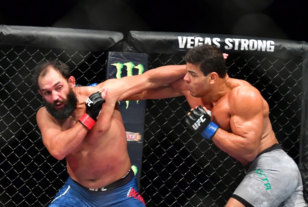 Paulo Borrachinha disse ter demorado a encontrar a distância devido à movimentação de  Johny Hendricks no UFC 217 (Foto: Jason Silva)