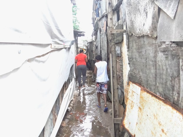 G1 - G1 mostra condições em que vivem famílias da favela Sururu de Capote -  notícias em Alagoas