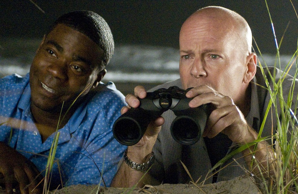 Bruce Willis e Tracy Morgan em cena de Tiras em Apuros (2009) (Foto: Reprodução)