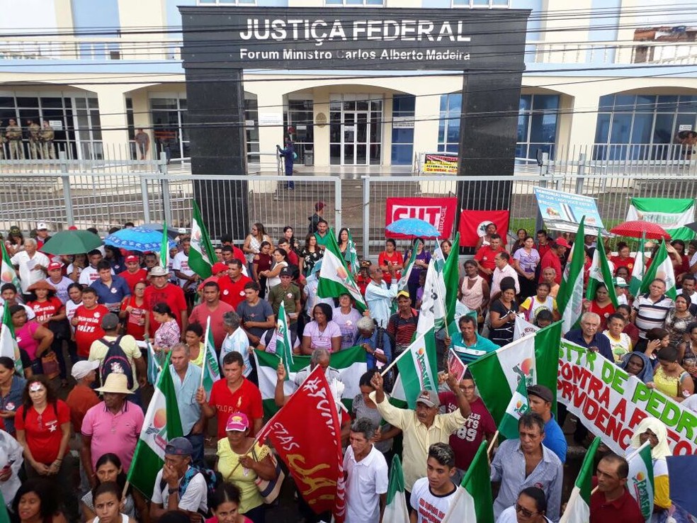 Manifestação em São Luís é organizada pela Central Única dos Trabalhadores  (Foto: Dalva Rêgo/TV Mirante)