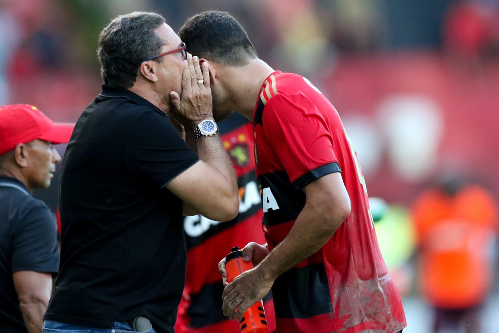 Diego Souza falou sobre boa relação com Vanderlei Luxemburgo (Foto: Aldo Carneiro / Pernambuco Press)