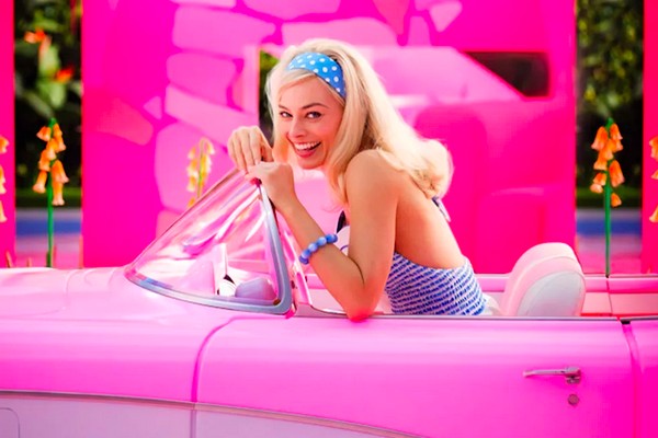 A atriz Margot Robbie como a personagem Barbie (Foto: Divulgação)