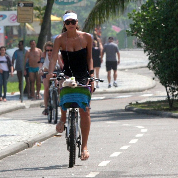 Debora Nascimento (Foto: MARCOS FERREIRA/ FOTO RIO NEWS)