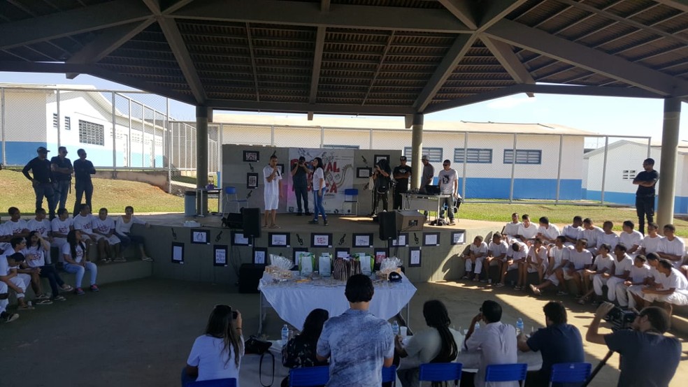 Jovens que cumprem pena no socioeducativo participam de festival de poesia e hip hop na unidade — Foto: Arquivo Pessoal