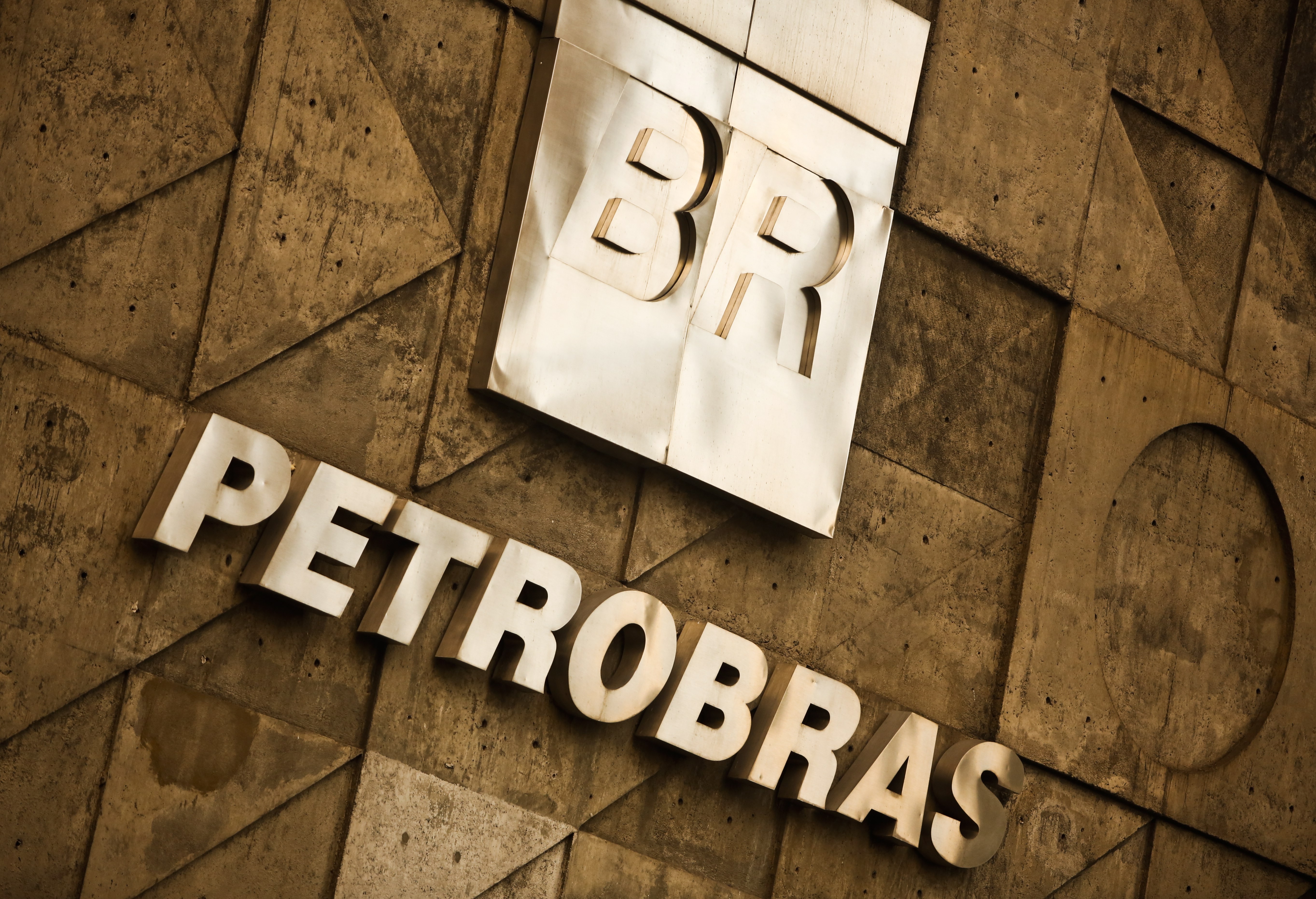 Rombo da Previdência é maior que o valor de mercado da Petrobras