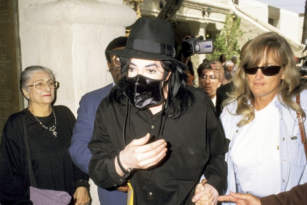 Michael Jackson (1958-2009) e Debbie Rowe em foto de abril de 1996 (Foto: Getty Images)