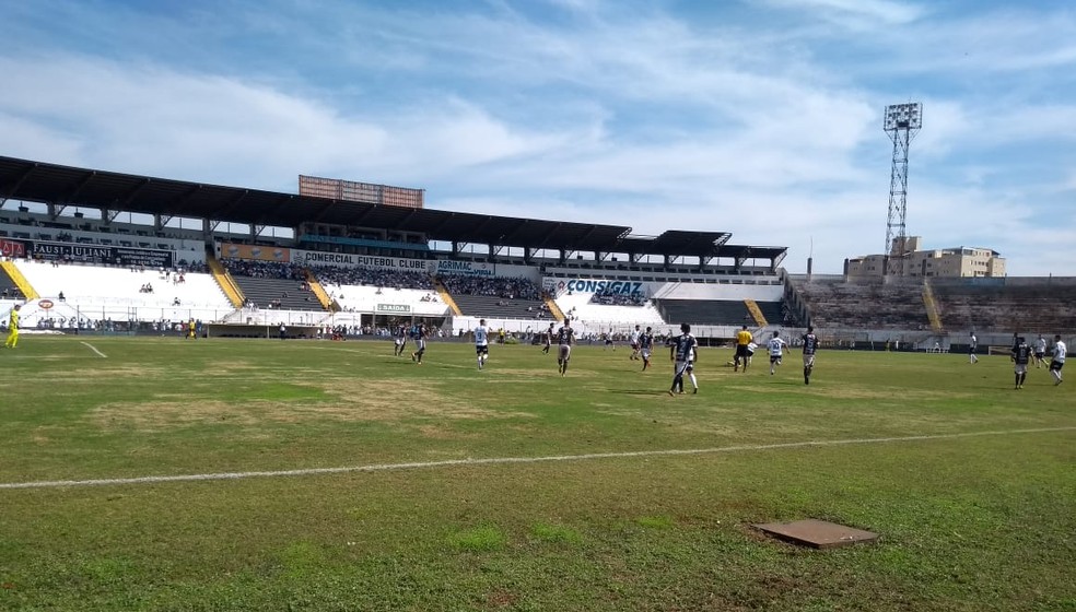 Comercial e Independente de Limeira ficaram no 0 a 0 (Foto: Vinicius Brino)