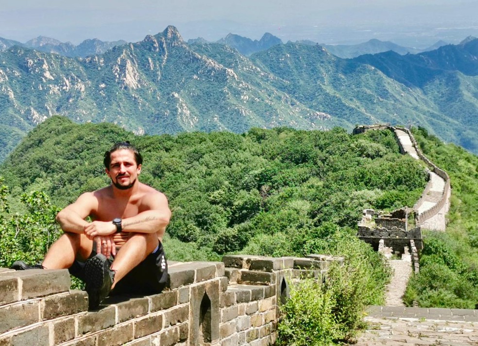 Aloísio em uma das visitas à Muralha da China — Foto: Arquivo pessoal