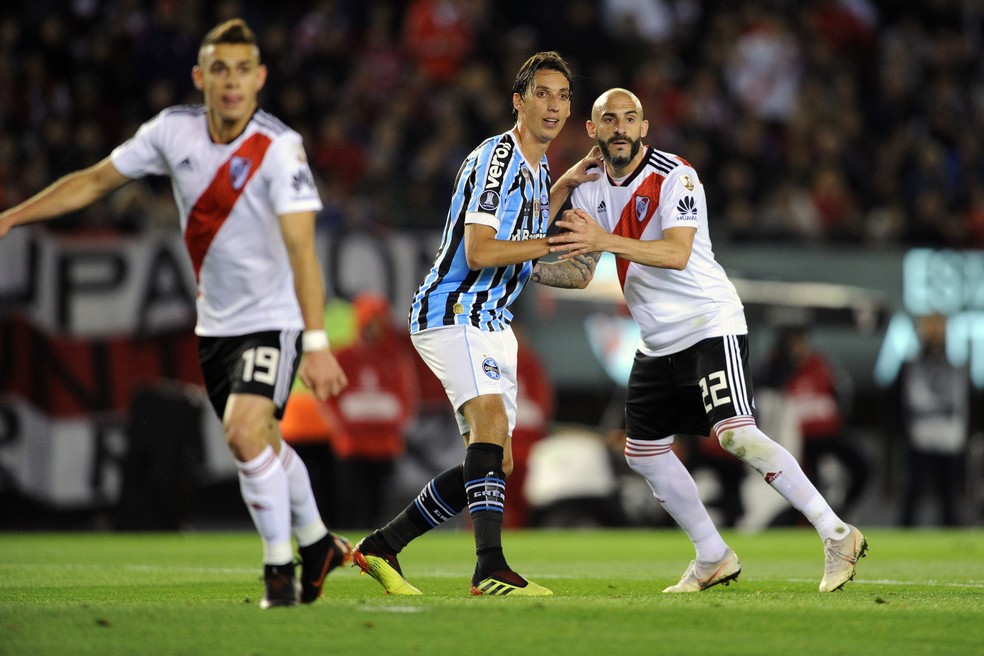 Geromel em aÃ§Ã£o contra o River Plate â€” Foto: Wesley Santos / AgÃªncia PressDigital