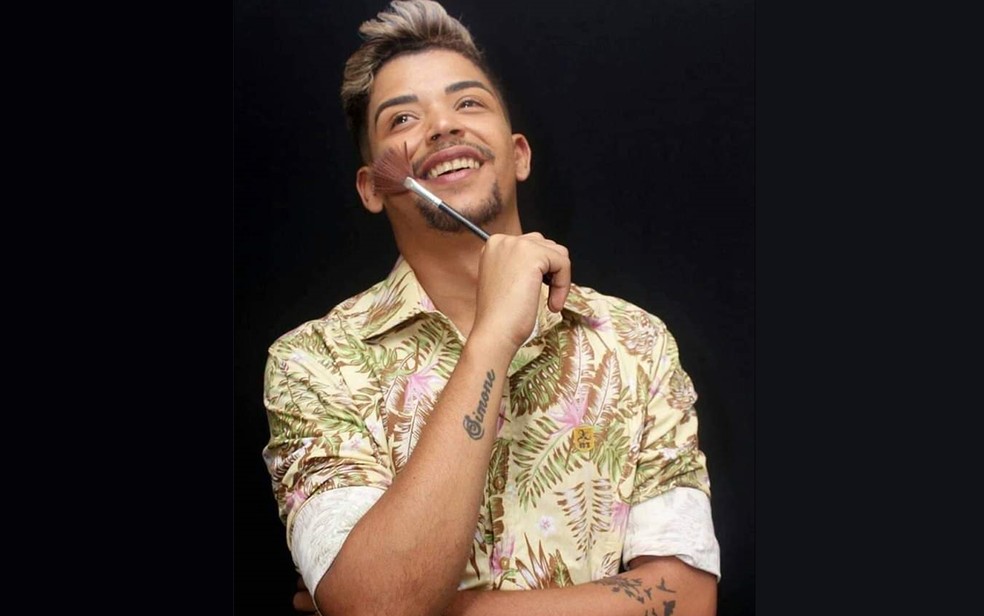 Assassinado em Moreno, no Grande Recife, Antonio Henrique de Deus era maquiador e cabeleireiro — Foto: Arquivo pessoal