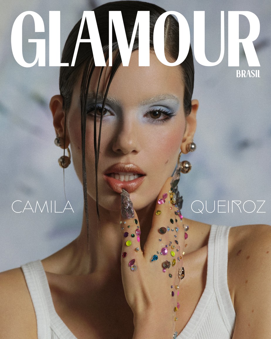 Camila Queiroz é capa da Glamour de maio