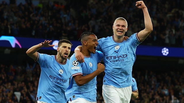 Jogadores do Manchester City comemoram o terceiro gol sobre o Real Madrid