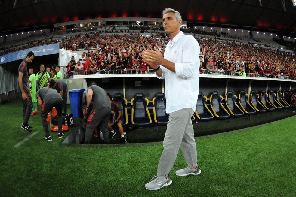 Paulo Sousa agradece torcida em batismo no Maracanã: Me sinto verdadeiramente treinador do Flamengo