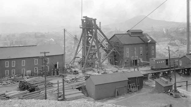 A compra da mineradora Anaconda Copper foi o negócio mais questionado - e alguns diriam o mais astuto - em que Lawson se envolveu (Foto: Getty Images via BBC)