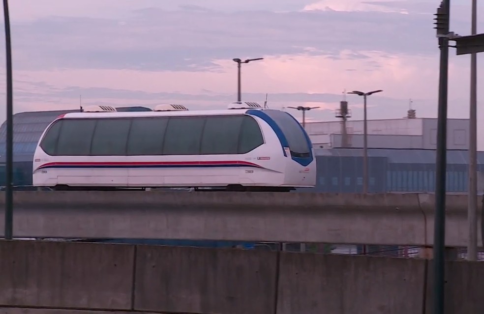 Aeromóvel de Porto Alegre funciona com apenas um vagão (Foto: Reprodução/RBS TV)