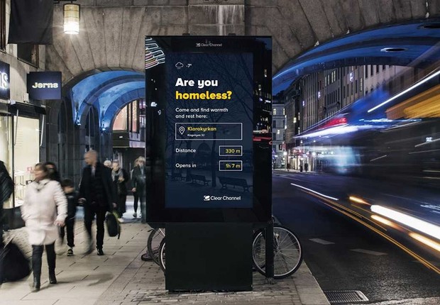 Anúncio digital da Clear Channel ajuda moradores de rua a encontrar abrigo (Foto: Divulgação)