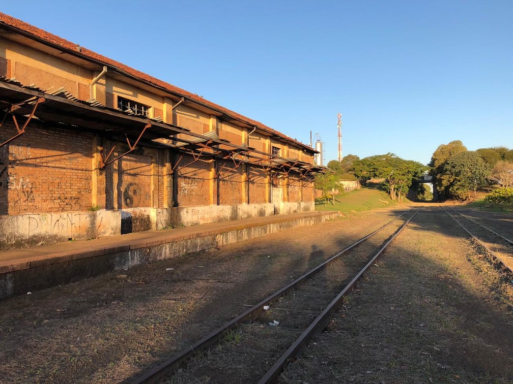 Local onde ficava a antiga Estação Ferroviária de Regente Feijó — Foto: Luís Augusto Pires Batista/TV Fronteira