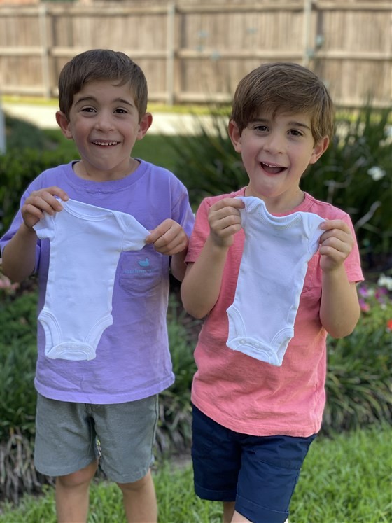 Os irmãos gêmeos idênticos Grant e Cooper deram as boas-vindas a irmãs gêmeas idênticas em setembro de 2020. (Foto: Reprodução: Today/Erin Credo)