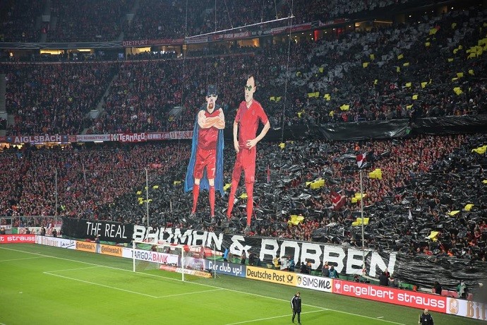 Bayern Monaco, coreografia con Batman e Robben 34 bayern 1