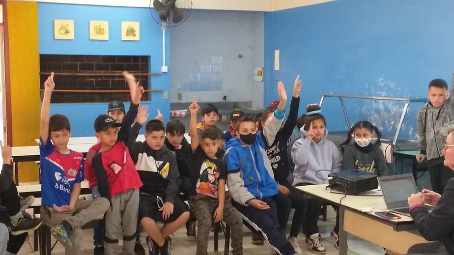 Crianças tomam decisões durante assembleia na EMEF Adolfina Diefenthäler, em Novo Hamburgo (RS)