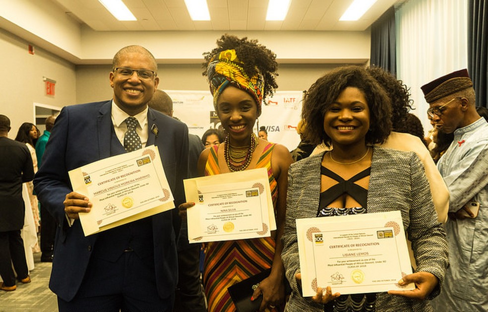 Lisiane (à direita) foi uma das reconhecidas do prêmio cem jovens negros mais influentes do mundo, entregue em Nova York (EUA) — Foto: Renan Lemos 