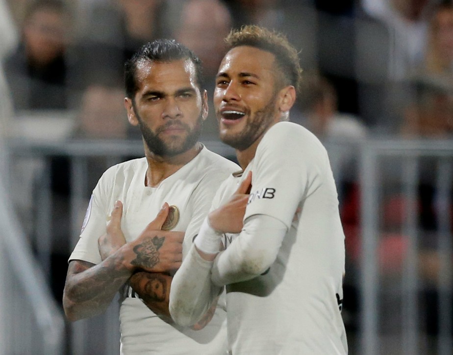 Neymar nÃ£o serÃ¡ capitÃ£o da SeleÃ§Ã£o na Copa AmÃ©rica; Tite vai entregar faixa a Daniel Alves