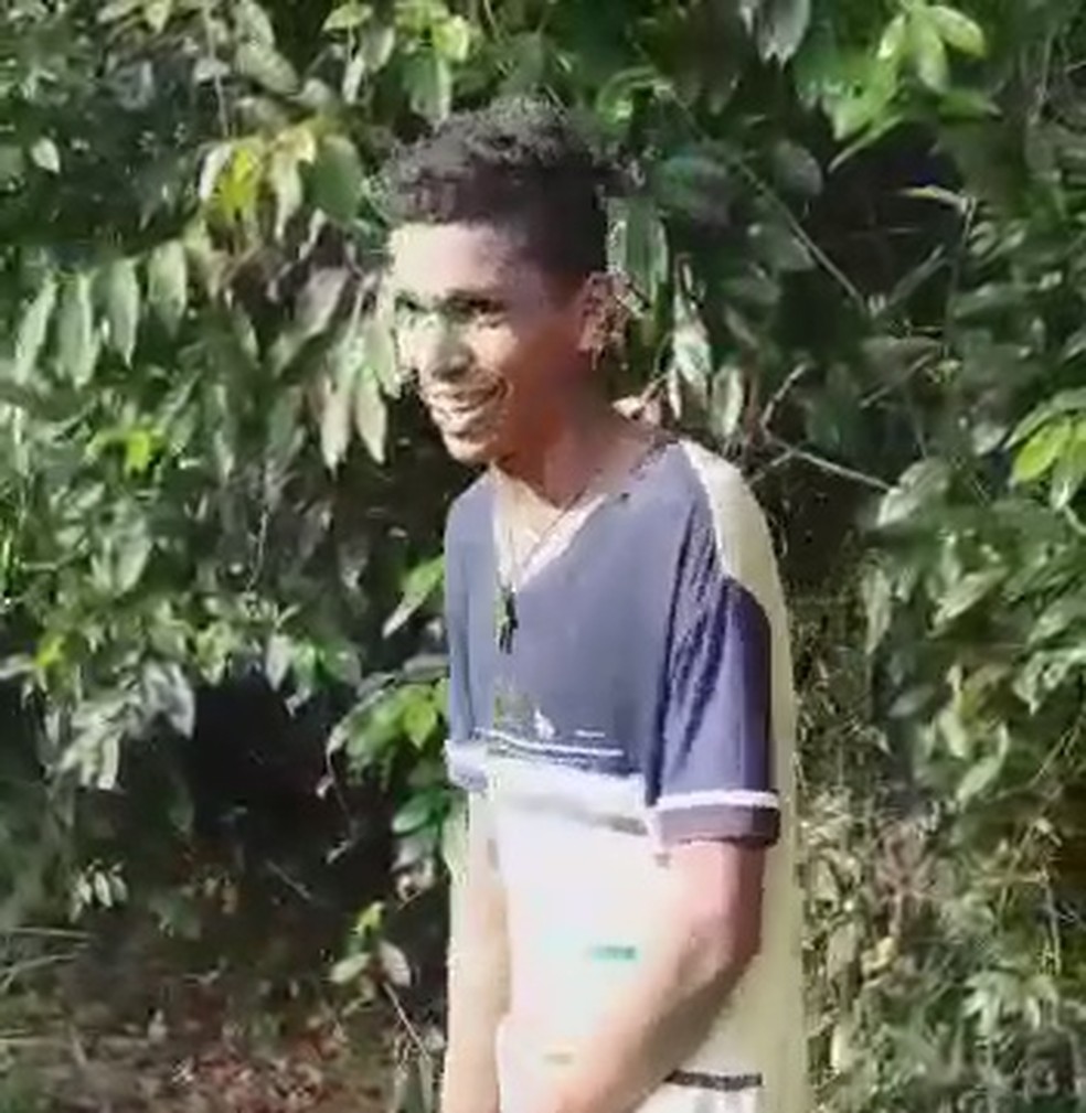 Jovem narra como matou o amigo e ri durante confissão em Cruzeiro do Sul  (Foto: Reprodução )
