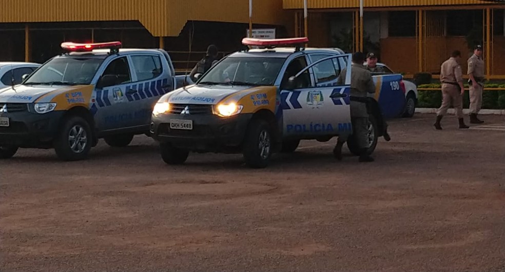 Suspeitos de furto de gado foram presos na região sul do Tocantins — Foto: Débora Ciany/TV Anhanguera