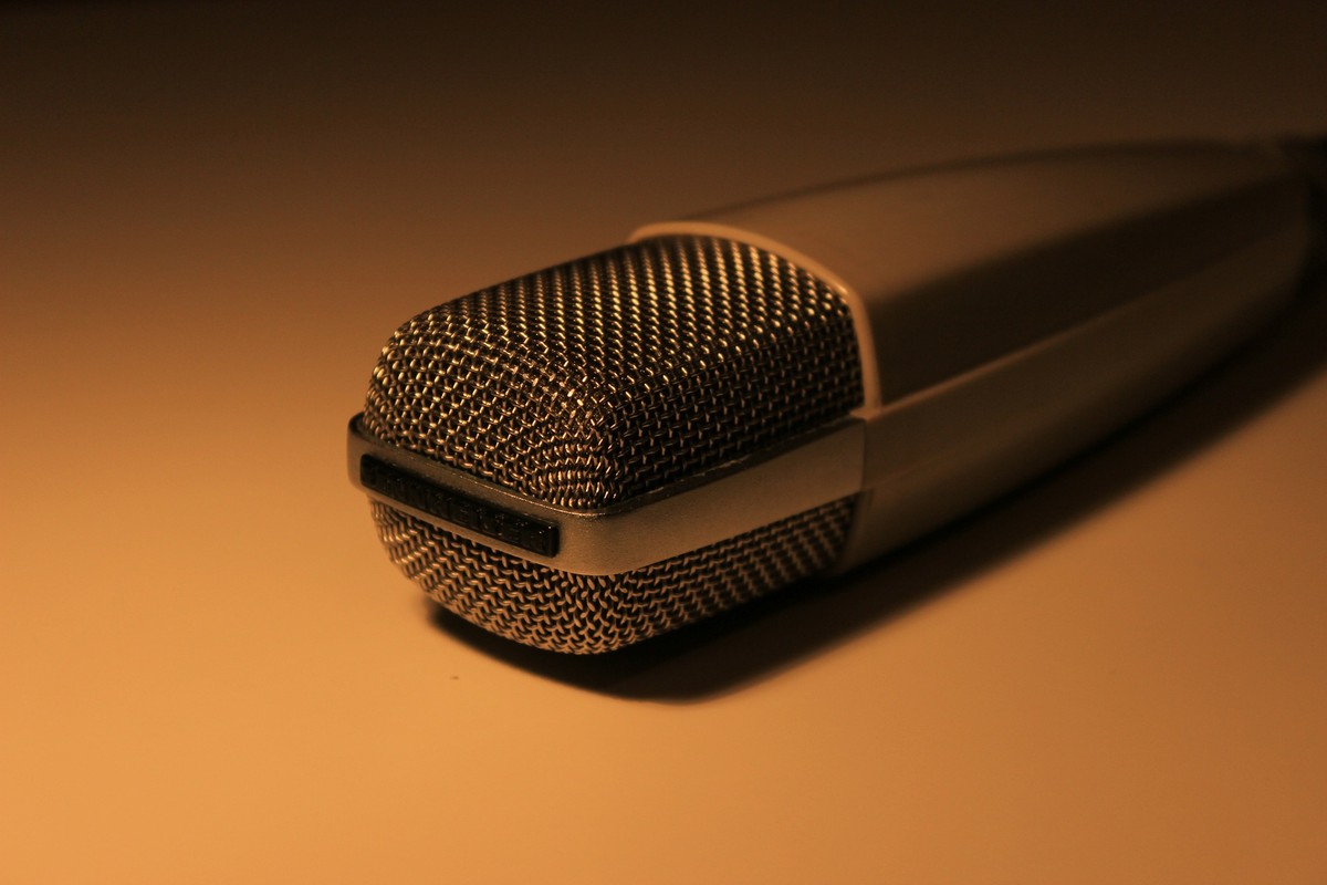 Microfone Sennheiser: 7 modelos para gravar músicas, vídeos e podcasts | Qual Comprar?