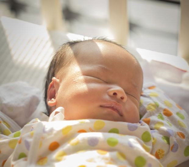 Bebê dormindo; recém-nascido; berço; morte súbita (Foto: Thinkstock)